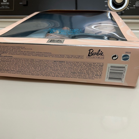 Mattel Barbie Collectibles Doll “Grand Entrance”Carter Bryant 1st in Series NIB - Picture 5 of 7